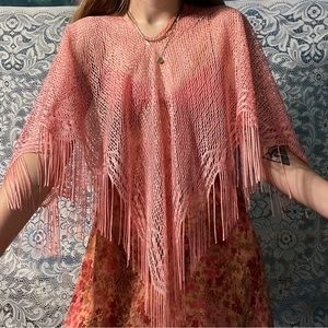 Papillon Blanc Vintage Salmon Pink Crochet Fringe Pullover Shawl